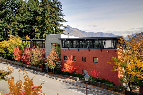 Queenstown Resort College